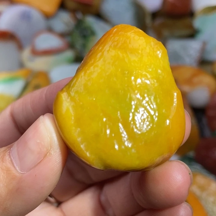 翡翠未镶嵌颈饰缅甸