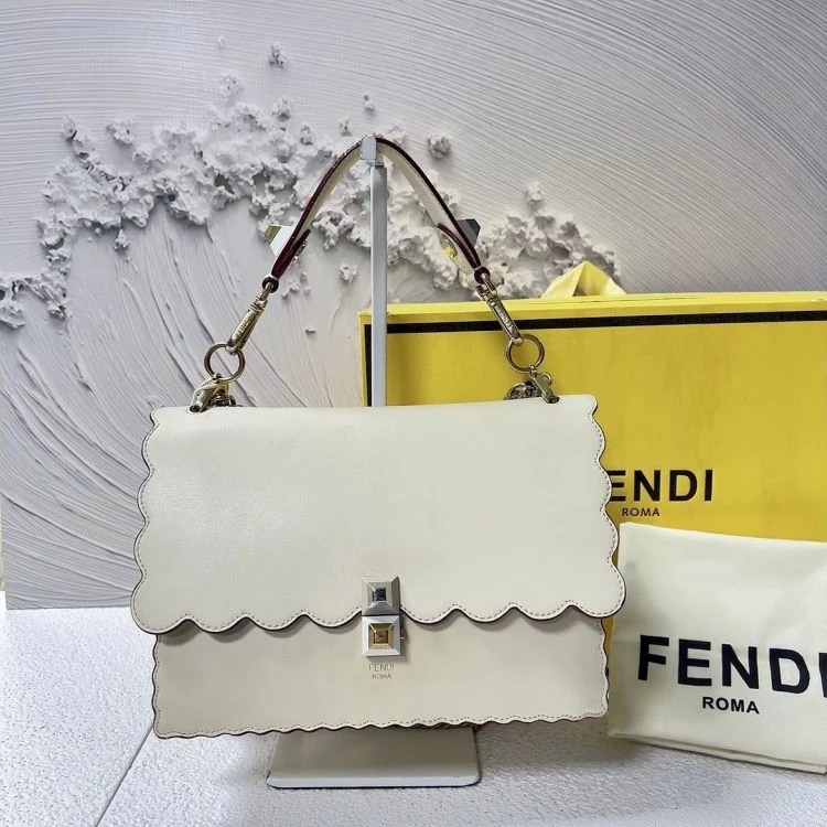 95新/芬迪/包包/[251228XZWC]/C14827368667