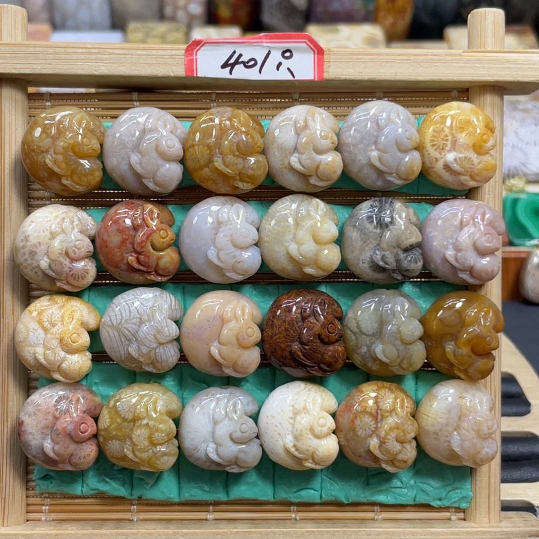 硅化玉未镶嵌颈饰月亮兔子40米1个