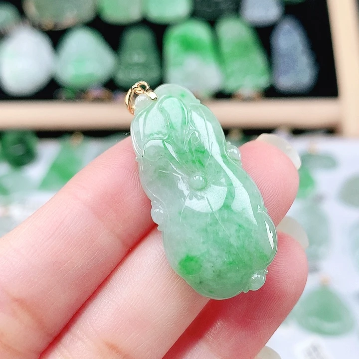 翡翠未镶嵌颈饰吊坠