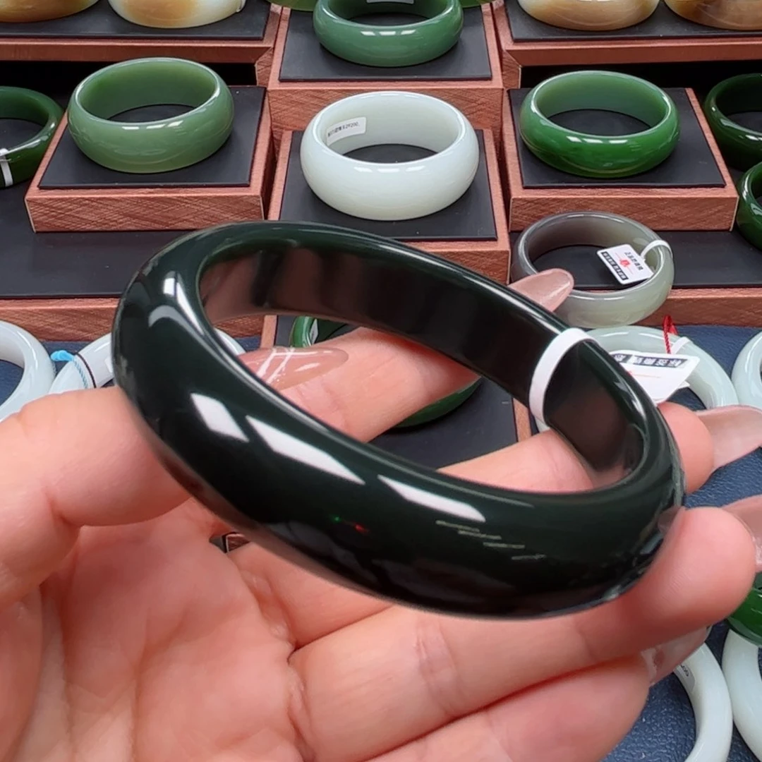 未镶嵌手镯和田玉傲**瑰5960圈口