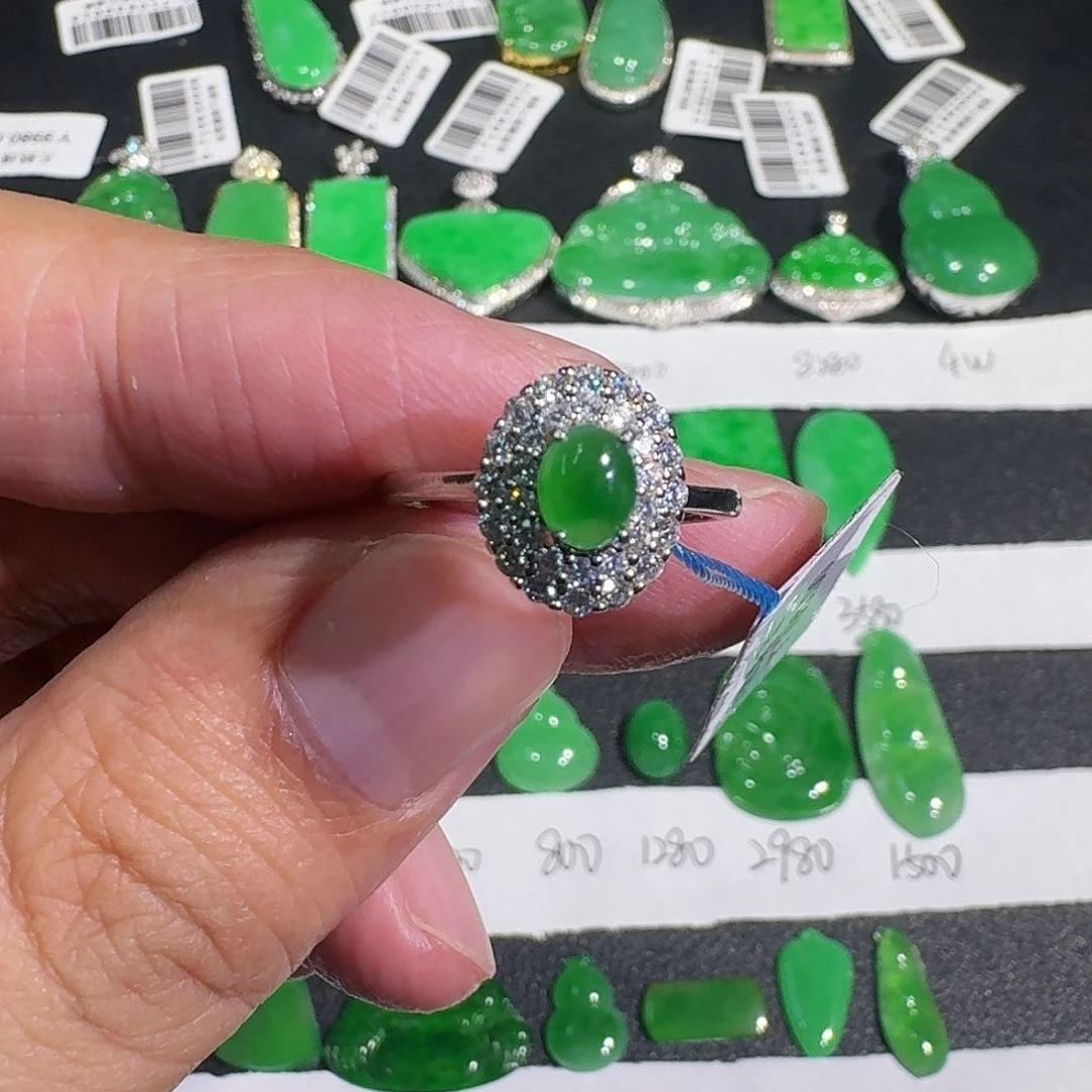 翡翠戒指银S925镶嵌天然缅甸A货翡翠蛋面戒指