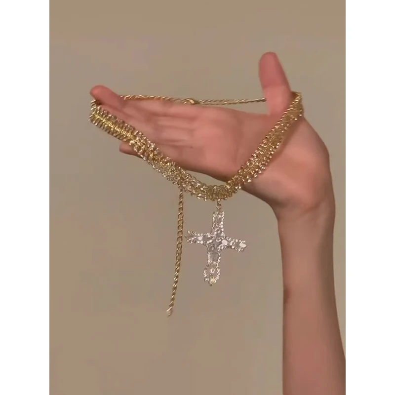 铜合金合成锆石项链 爆闪锆石十字架项链个性高级感choker颈链女
