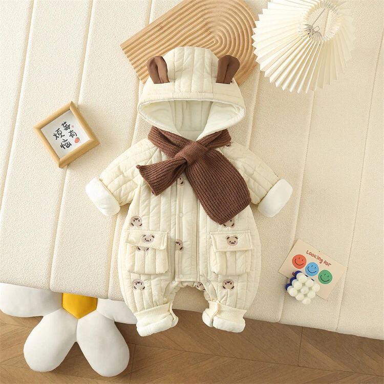 宝宝秋冬婴儿衣服套装连衣加绒夹棉外出洋气时尚哈衣背带裤萌趣潮