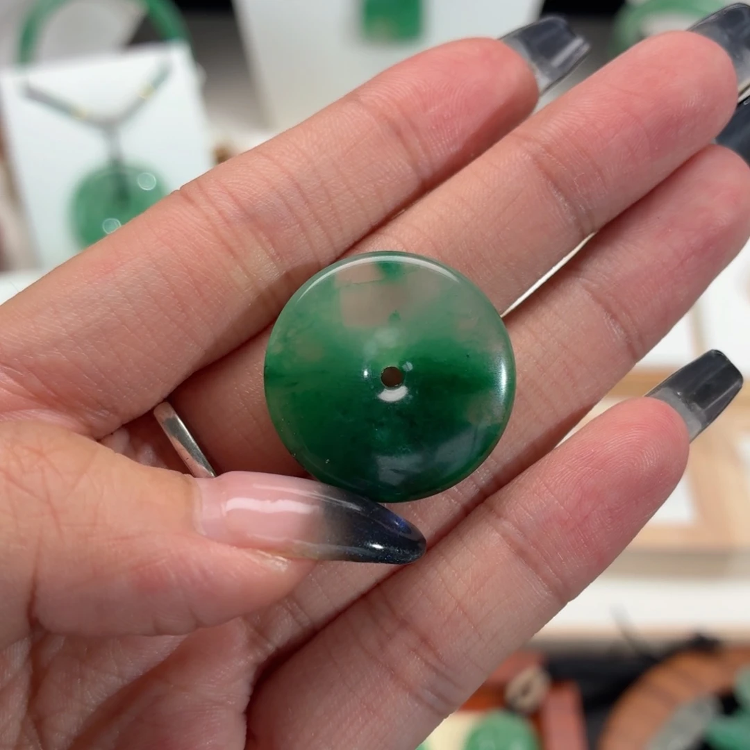 石英质玉（非洲翠）未镶嵌吊坠(不含链)