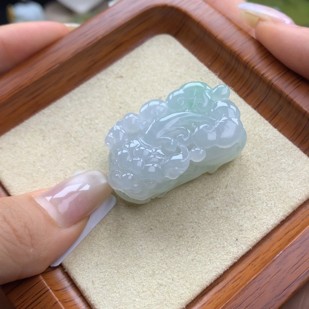 翡翠未镶嵌颈饰39