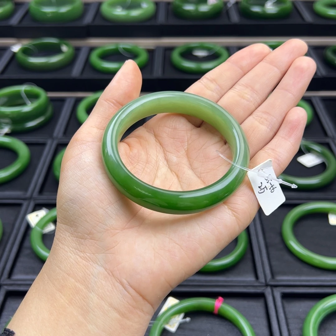 和田玉（碧玉）未镶嵌手镯