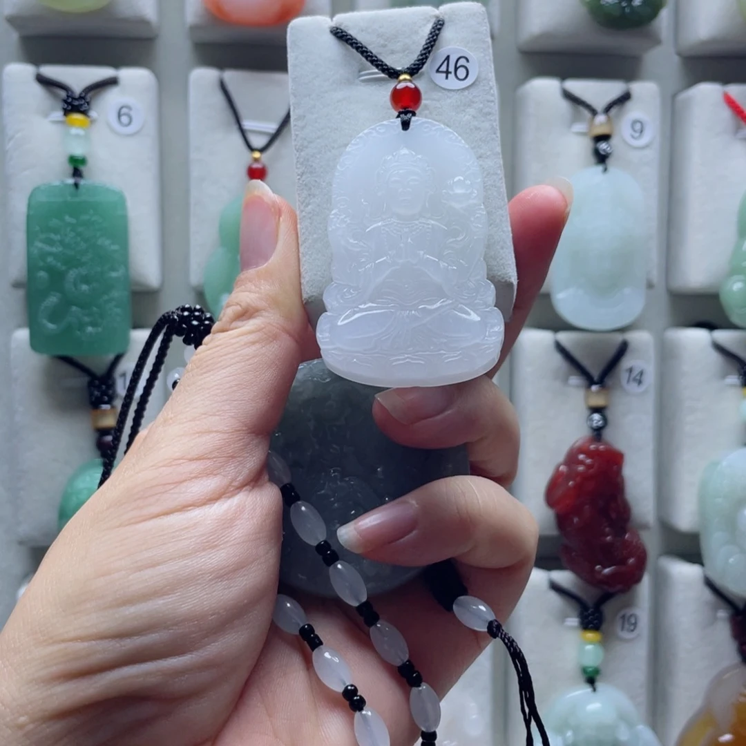 石英质玉未镶嵌颈饰