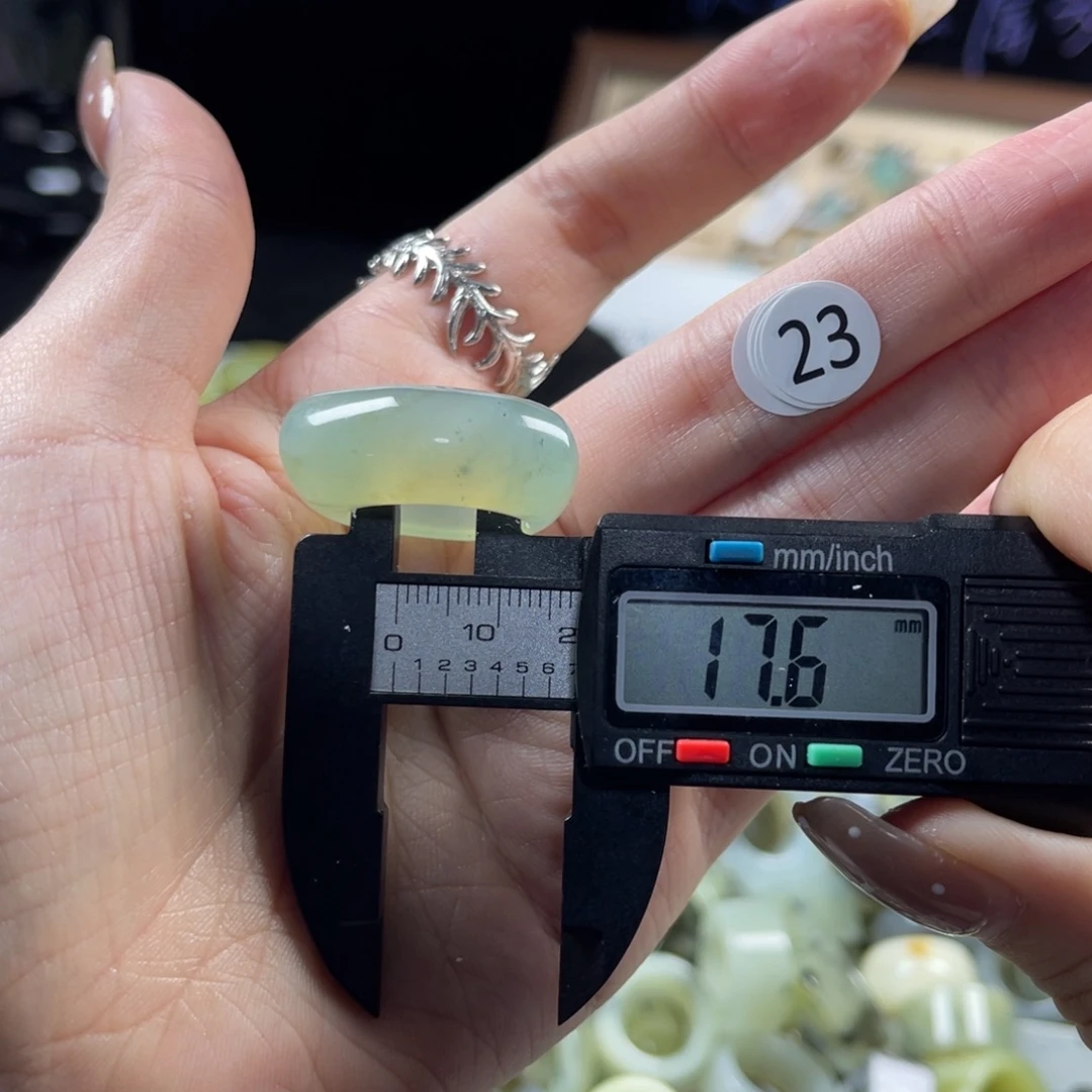 蛇纹石玉未镶嵌戒指