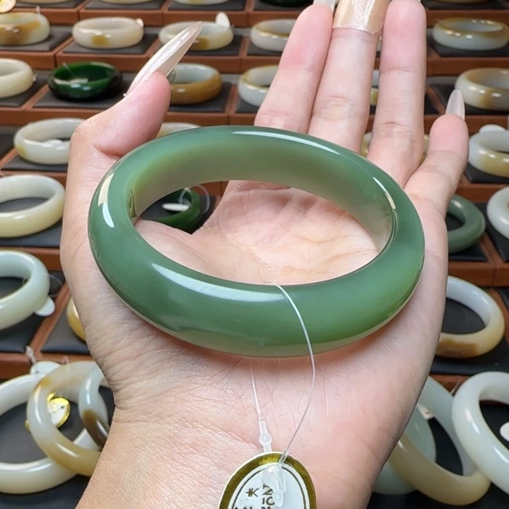 和田玉未镶嵌手镯粉青正装58.2
