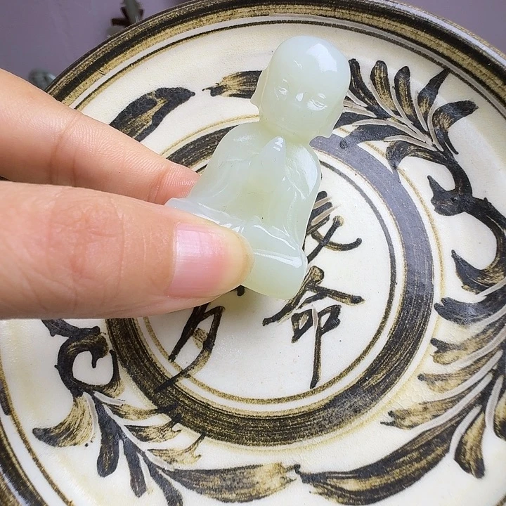 探***8瓷片新号开播挂件一个