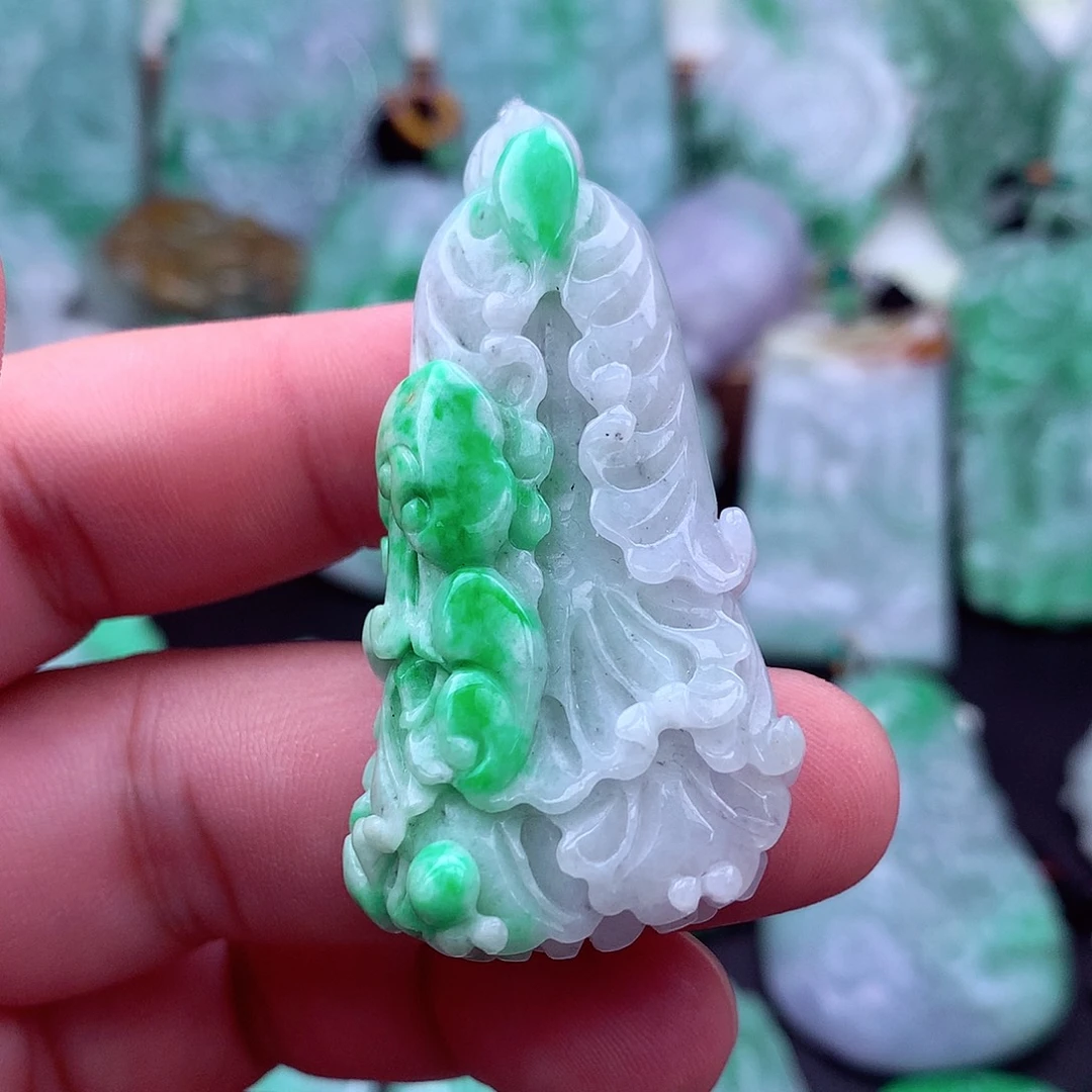 吊坠(不含链)未镶嵌翡翠