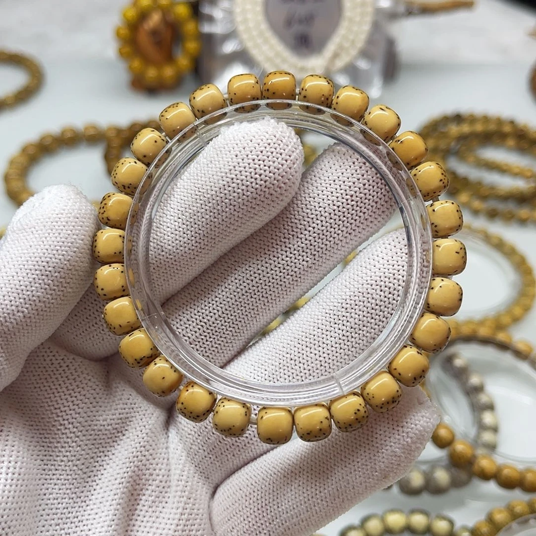 手串星月菩提半壁鸡油黄7.8×6.8