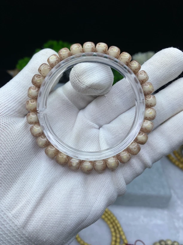 石玉料星月菩提粉冰毕业级8×7mm（一物一图）