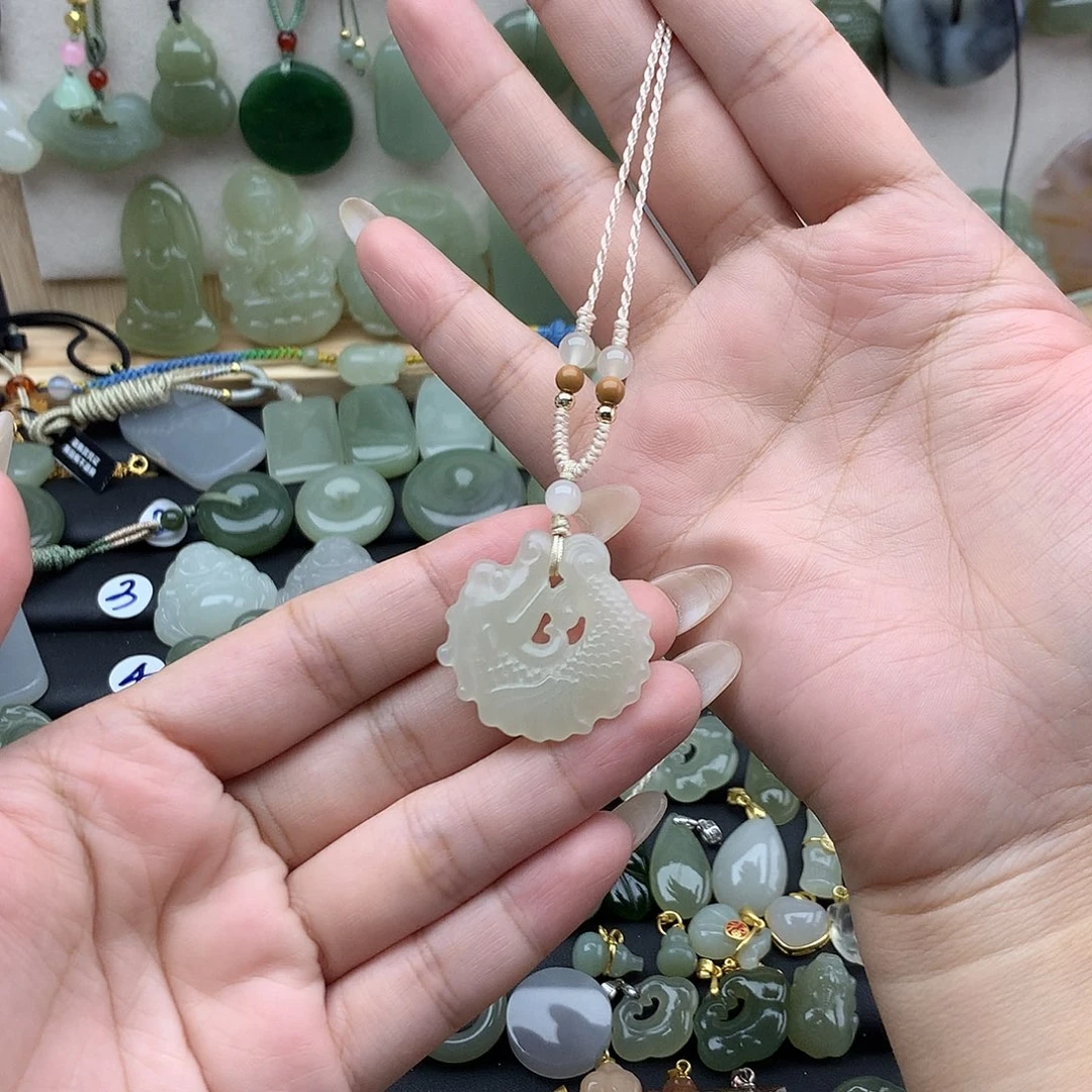 和田玉未镶嵌颈饰