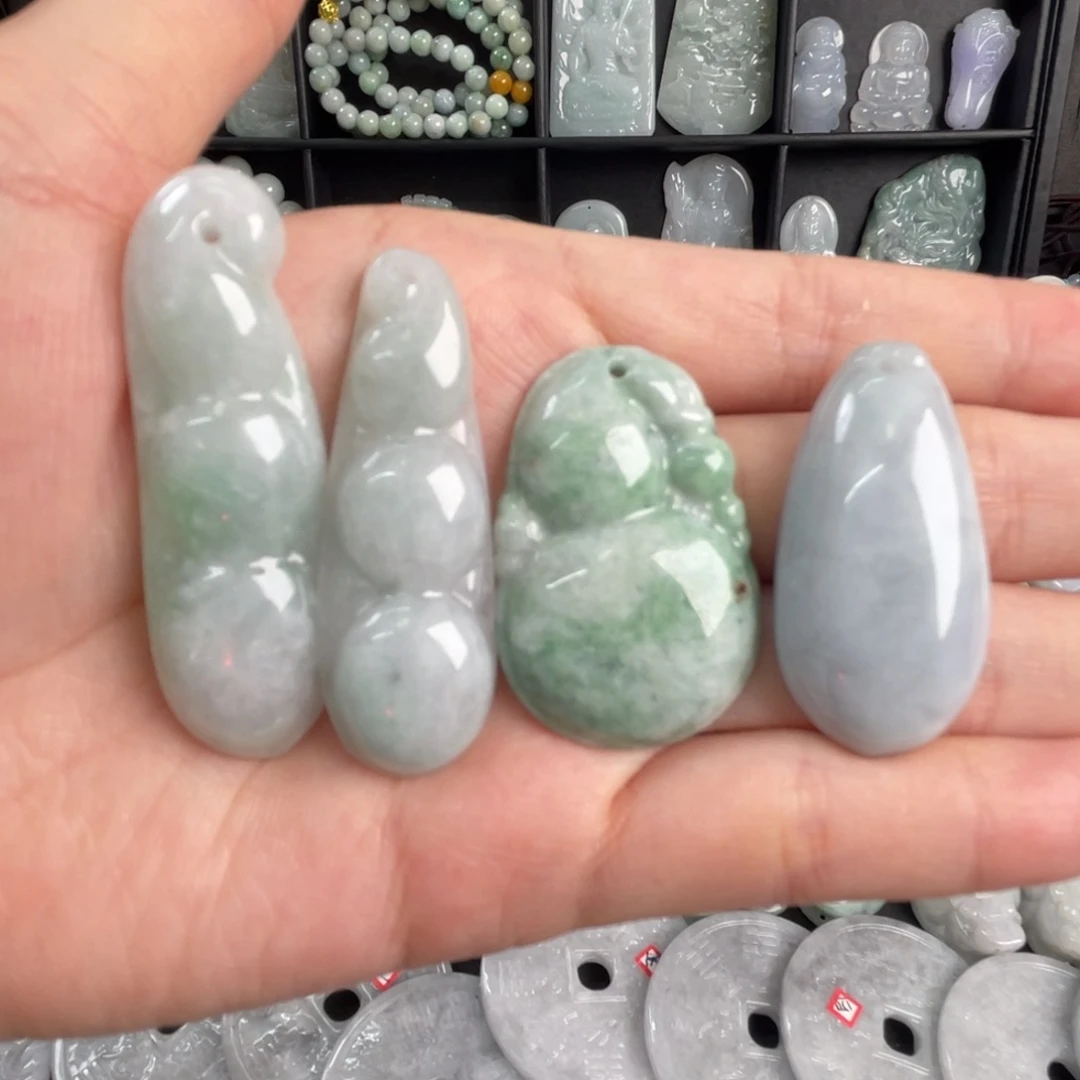 翡翠未镶嵌吊坠(不含链)瑕疵