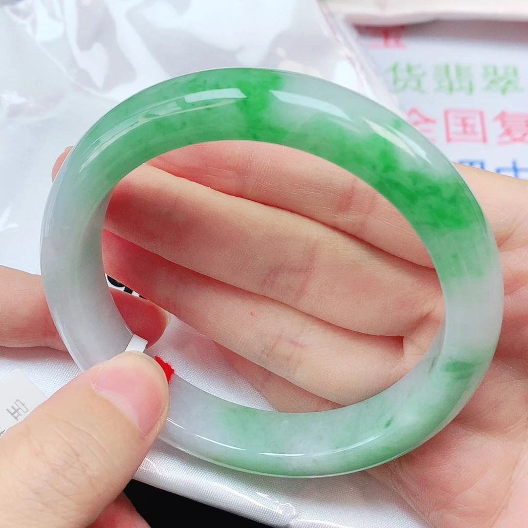 未镶嵌手镯翡翠抖音900，62圈口