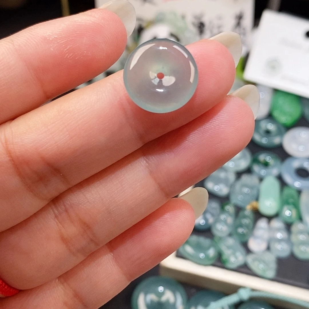 翡翠未镶嵌颈饰平安扣