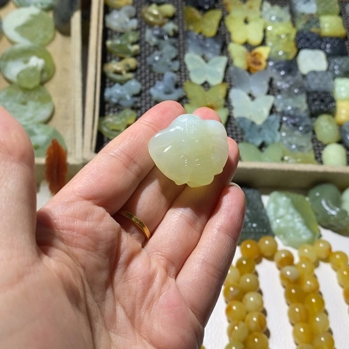 蛇纹石玉合金颈饰