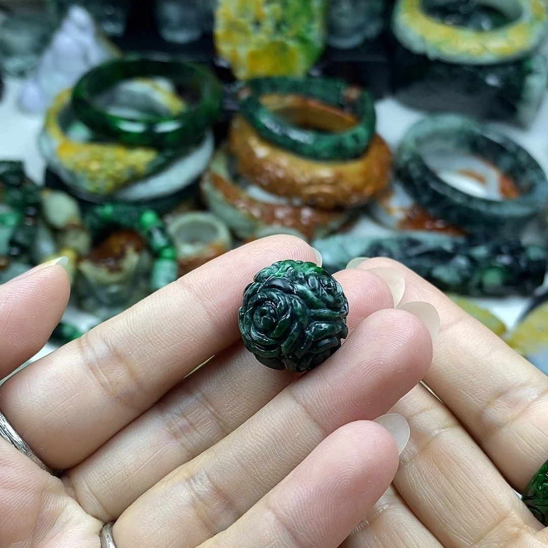 颈饰未镶嵌翡翠大***！花球
