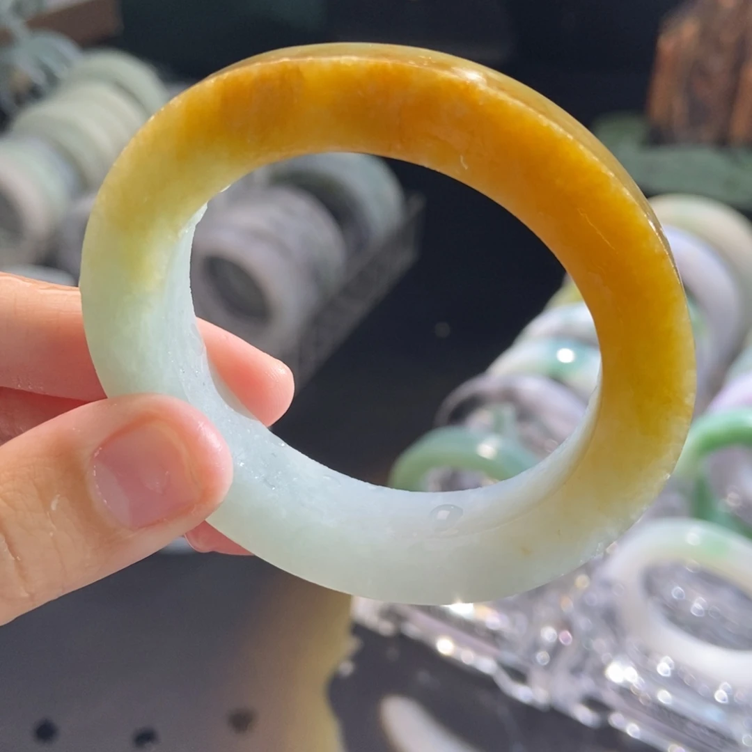 勿***日定制翡翠未镶嵌手镯