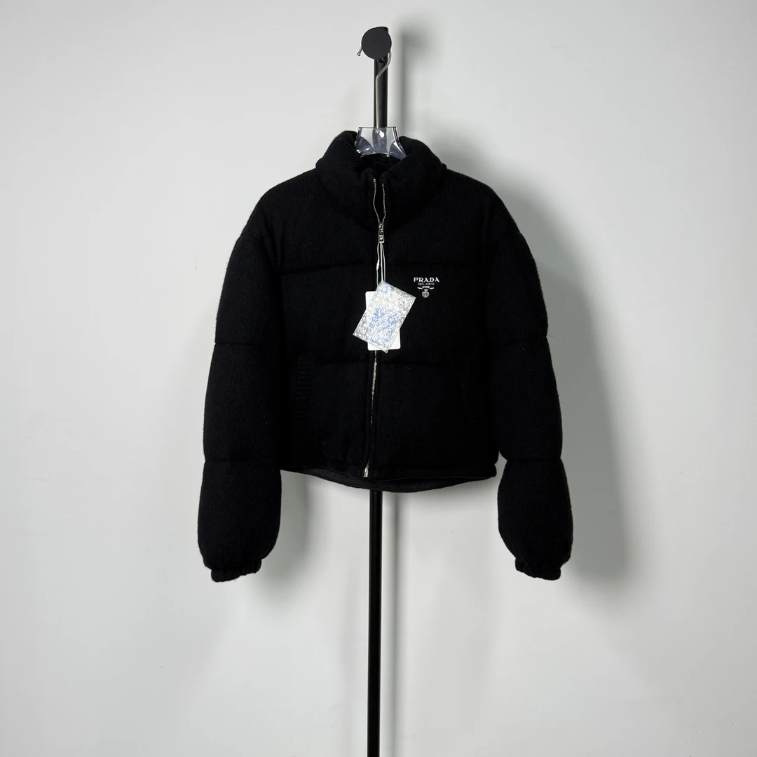 99新 Prada/普拉达 CZF2040/短款立领羽绒服/尺码40