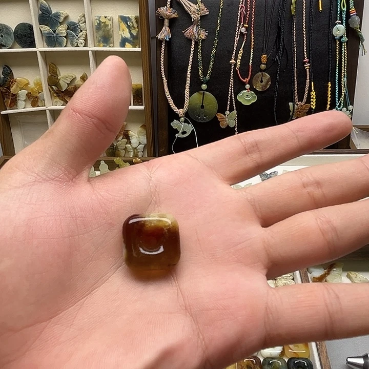 南****蛇纹石玉未镶嵌吊坠(赠链)