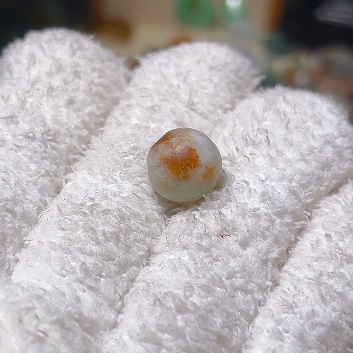 翡翠未镶嵌颈饰卡12.4，枫叶落下