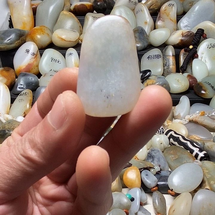 和田玉未镶嵌颈饰无事牌吊坠