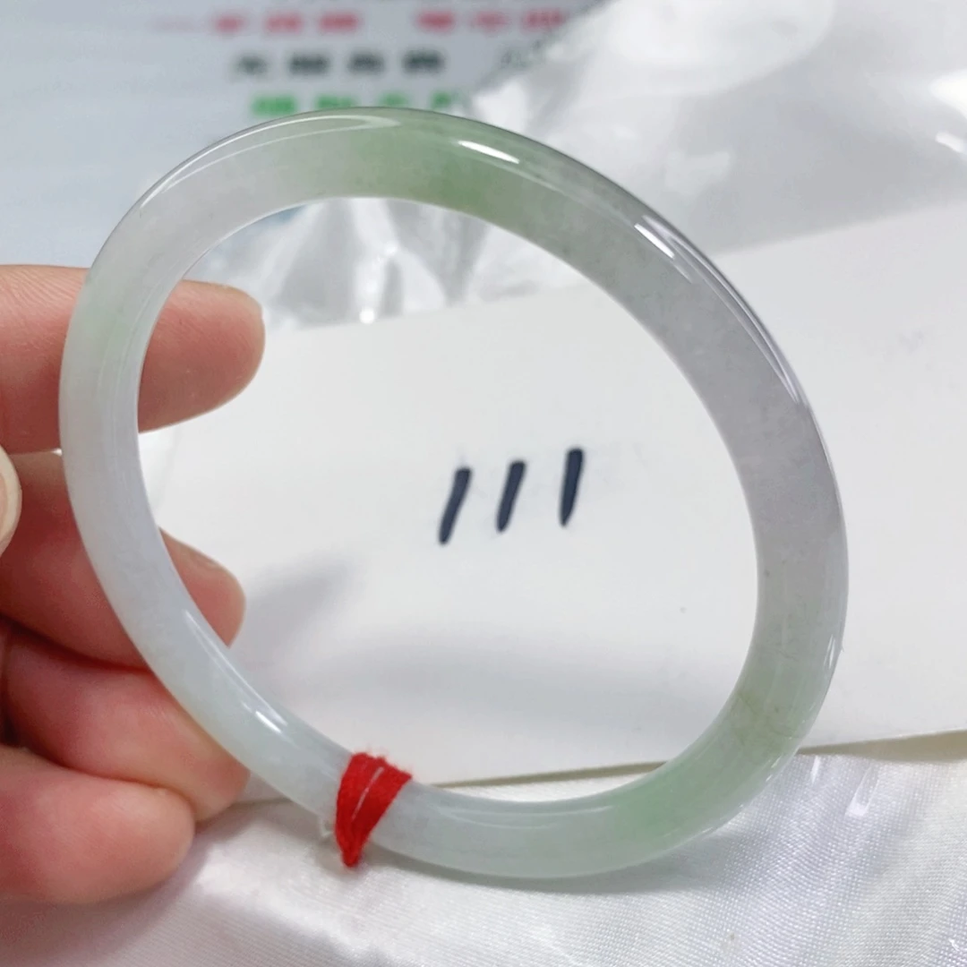 翡翠手镯未镶嵌53.6圈口圆条