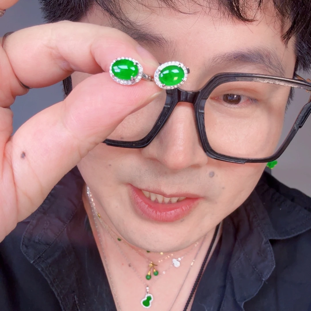翡翠挂件未镶嵌一对
