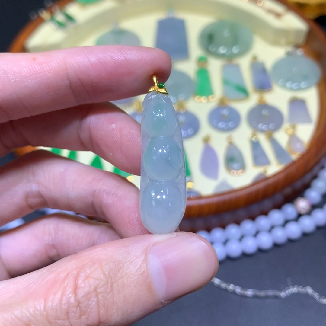 翡翠吊坠(不含链)18K金镶嵌