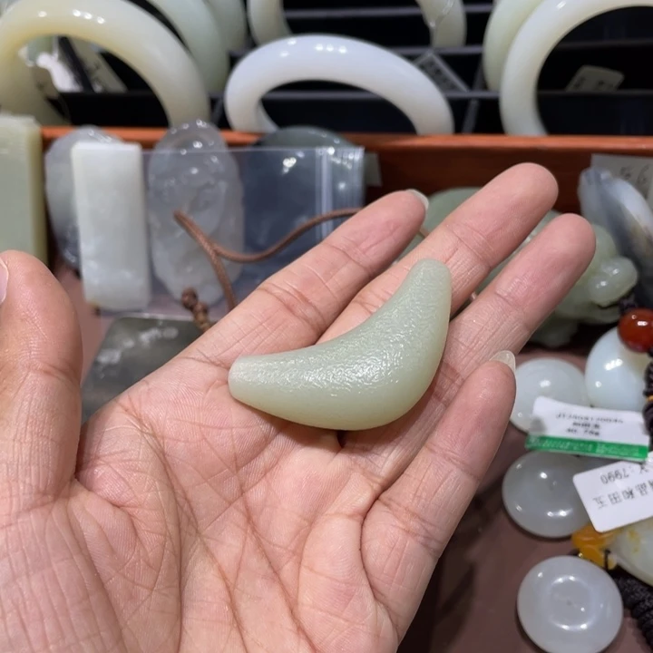 颈饰未镶嵌和田玉
