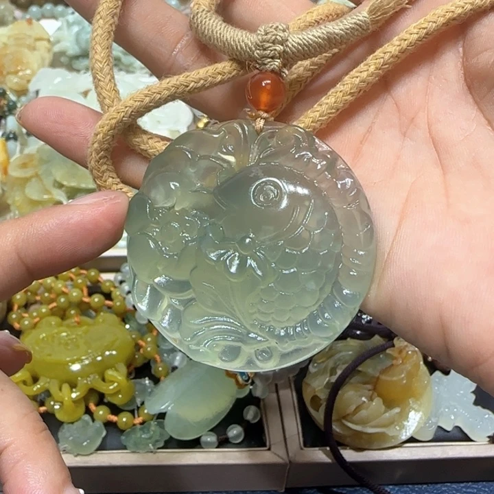 蛇纹石玉未镶嵌吊坠