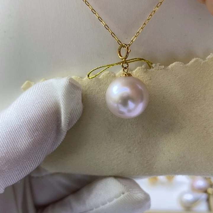 淡水珍珠18K金镶嵌吊坠(赠链)