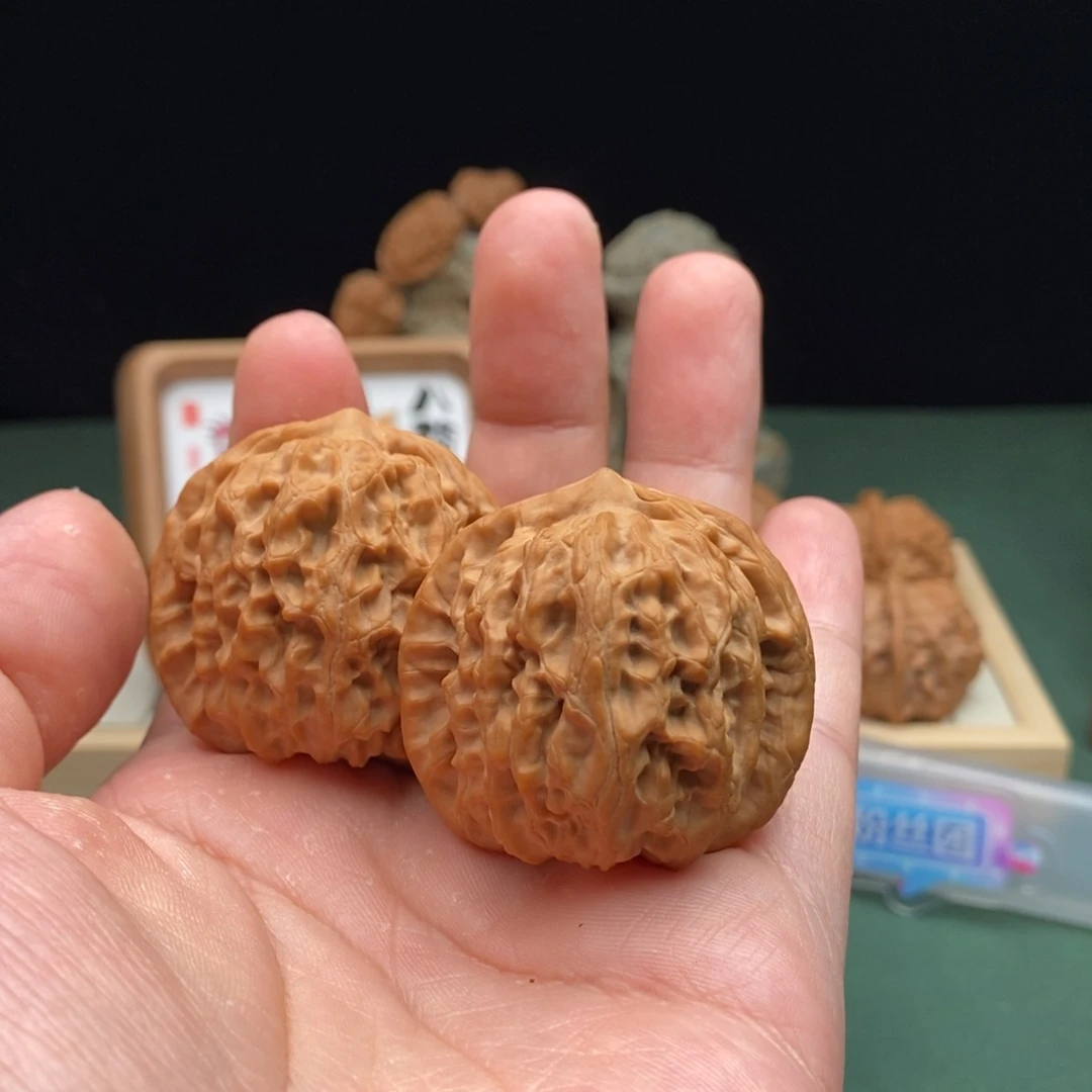 文玩核桃把件泰*龙脉