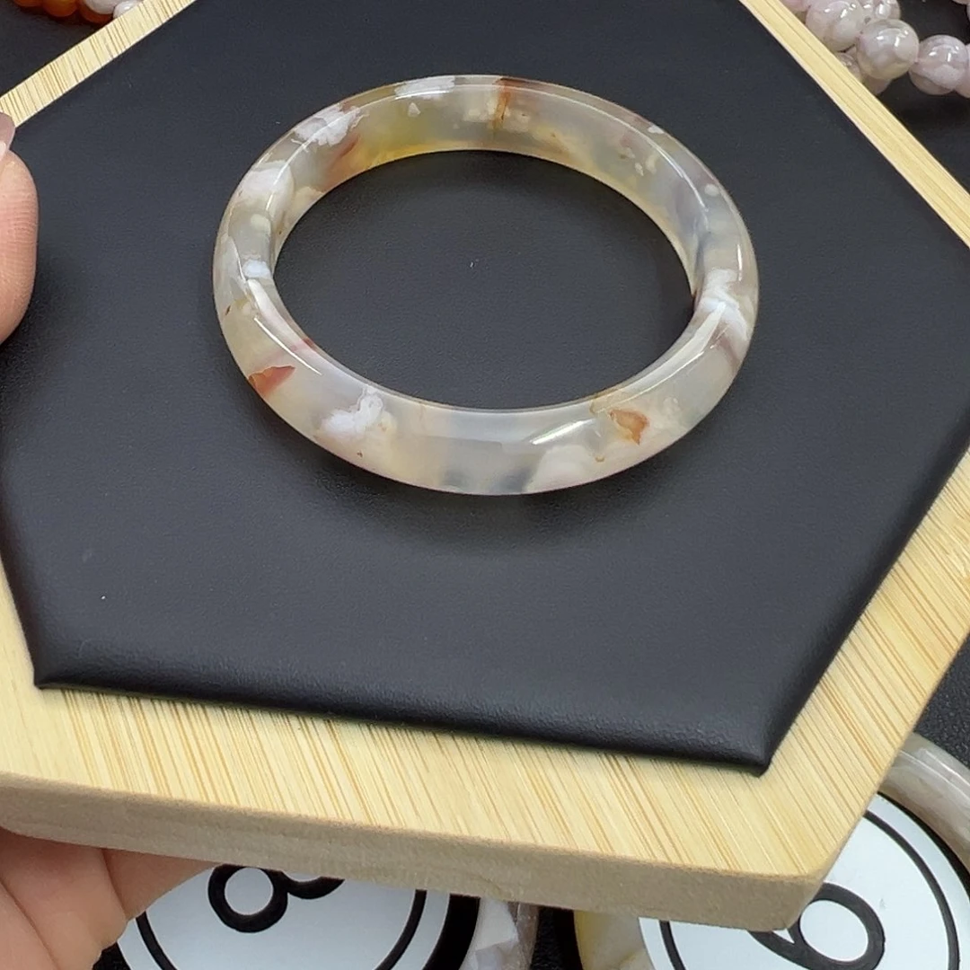 玛瑙/玉髓手镯未镶嵌番****.