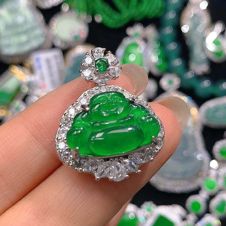 翡翠颈饰未镶嵌翡翠