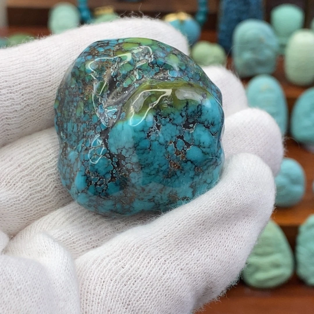 绿松石未镶嵌珠宝奇石