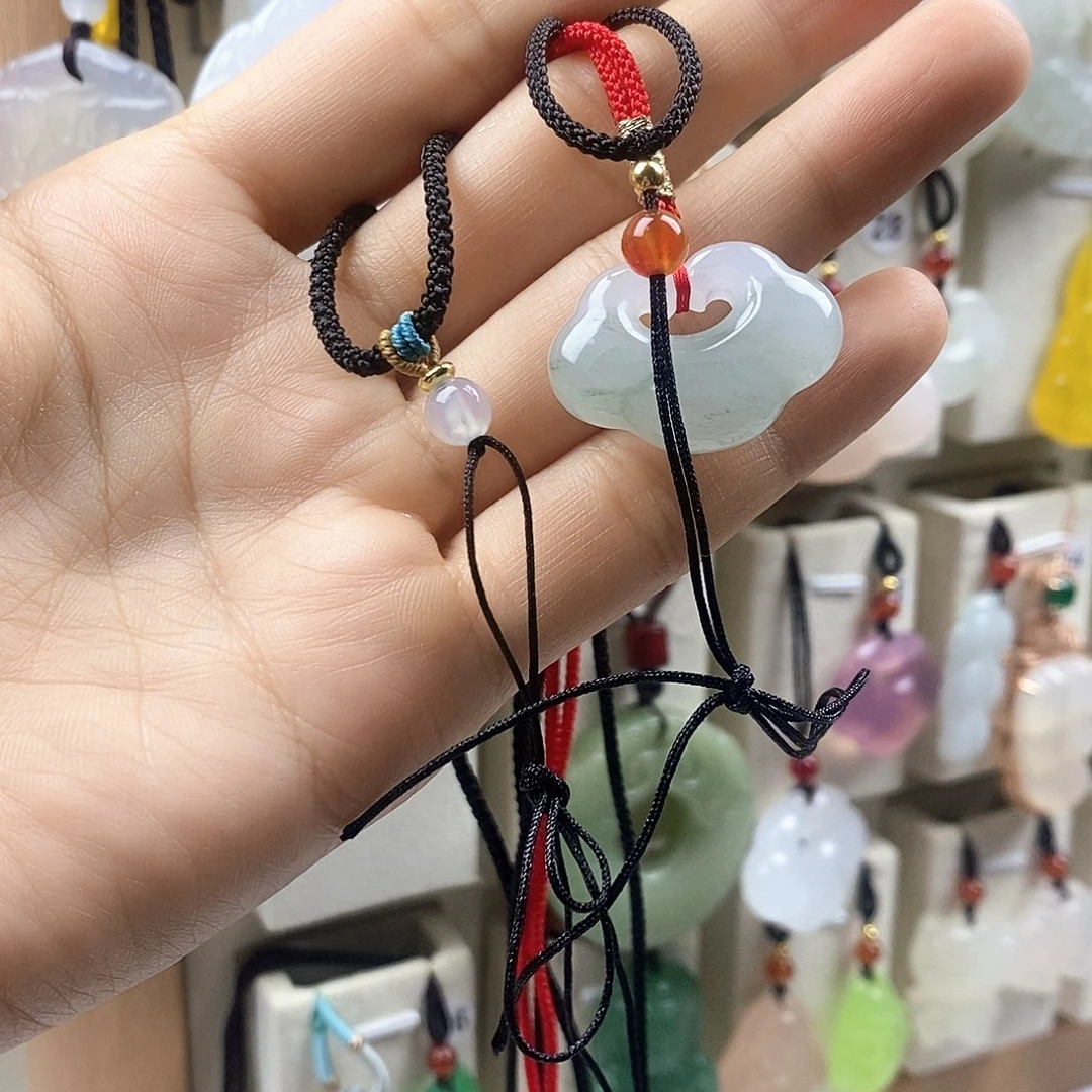 ****檬石英质玉未镶嵌颈饰