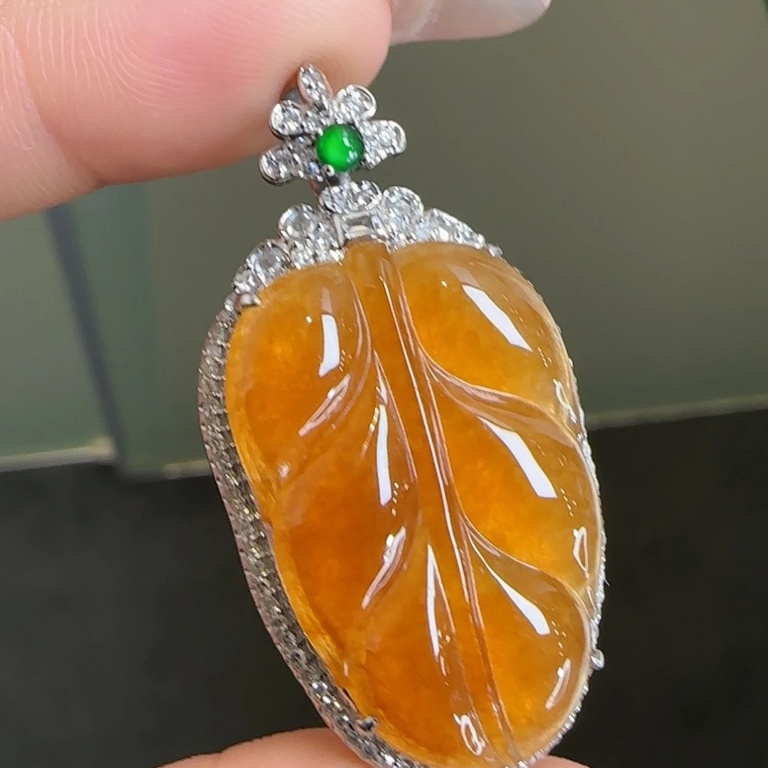 翡翠18K金镶嵌颈饰天然翡翠