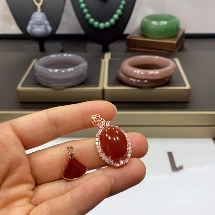 东陵石手镯未镶嵌