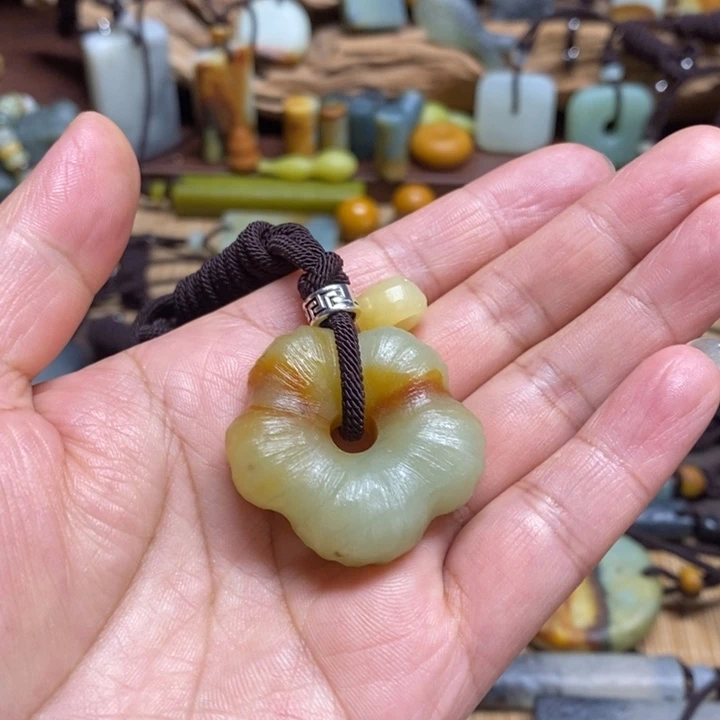 蛇纹石玉未镶嵌挂件T*