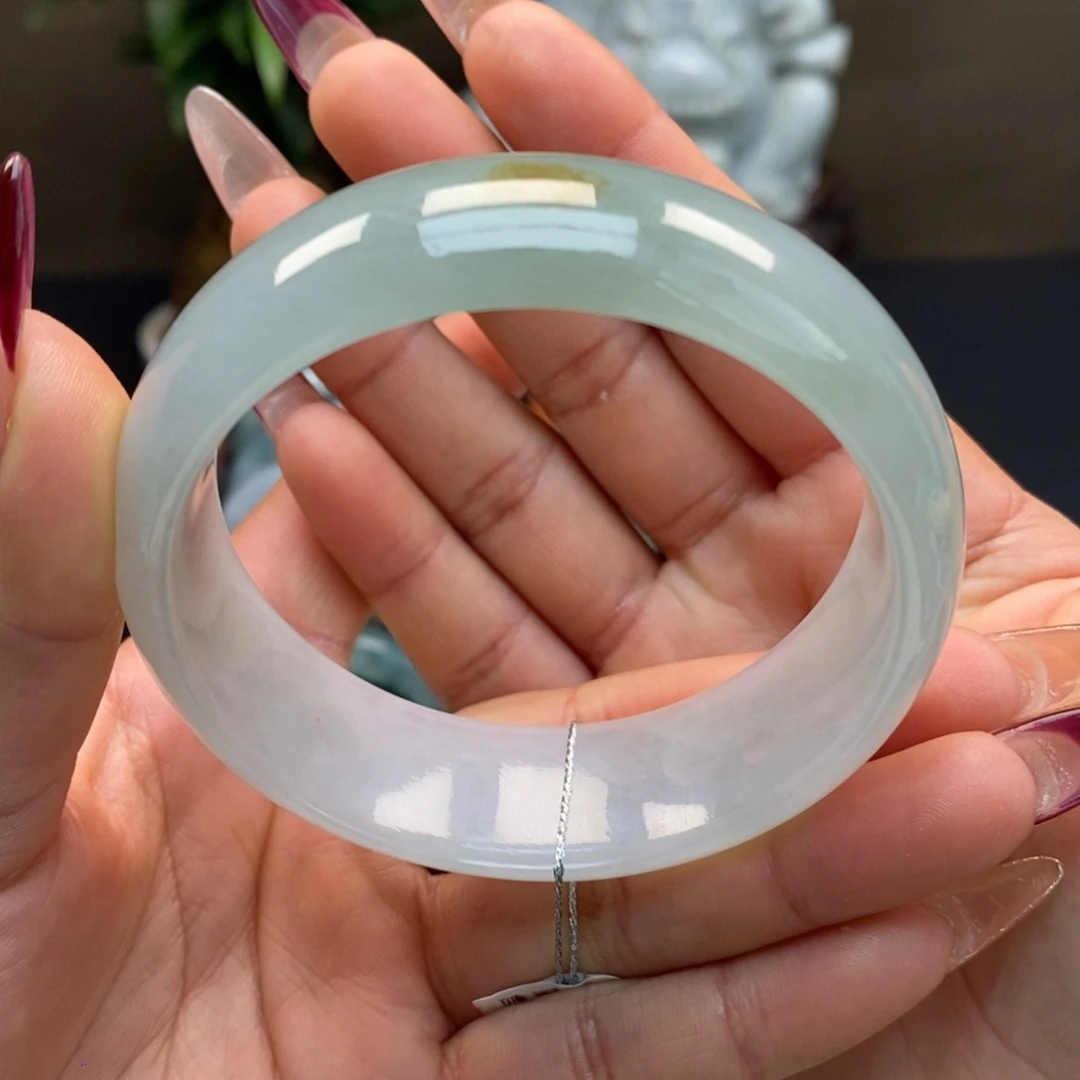 翡翠手镯未镶嵌天然