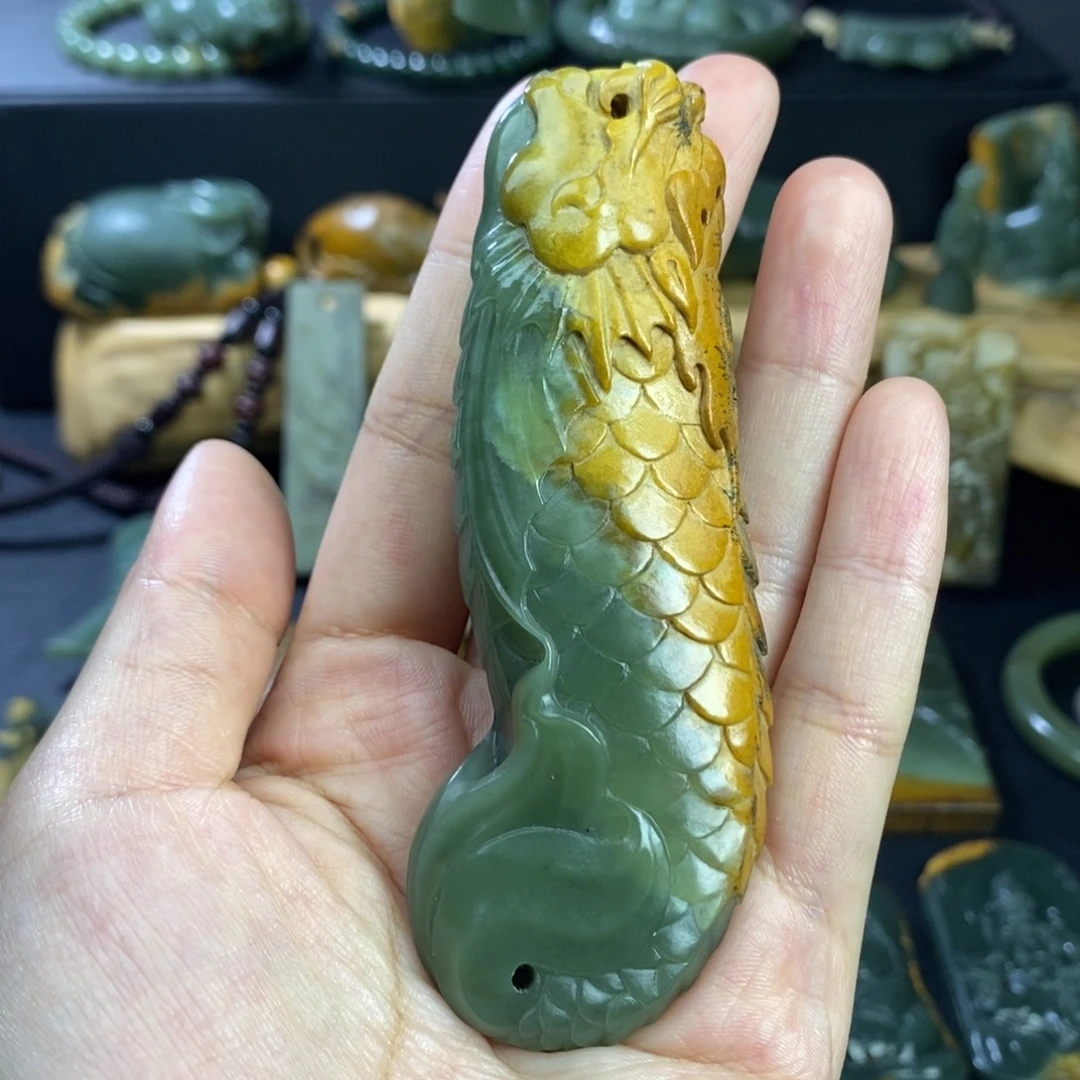 未镶嵌岫岩河磨玉（透闪石质玉）把件