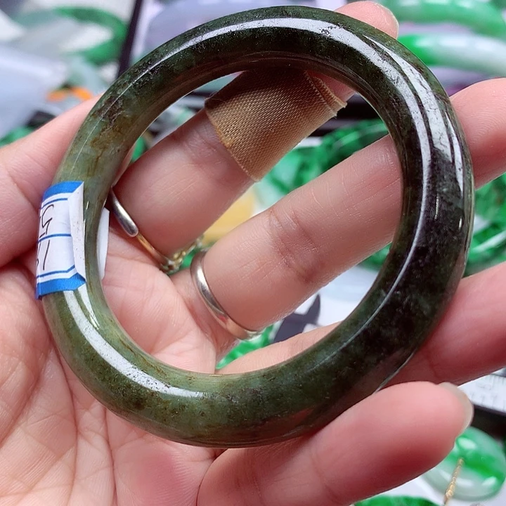 翡翠未镶嵌手镯翡翠