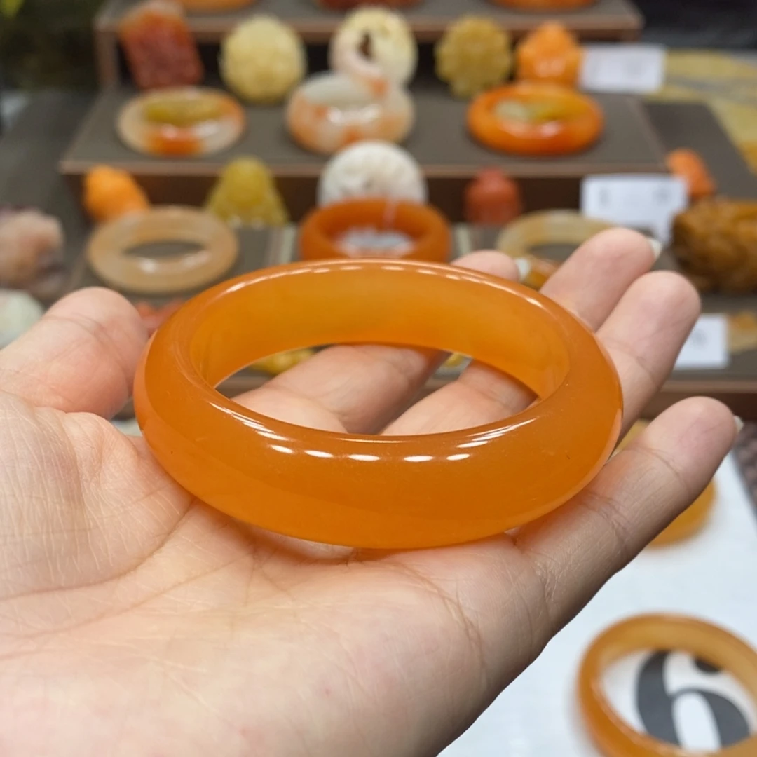 余***生石英质玉（黄龙玉）未镶嵌手镯