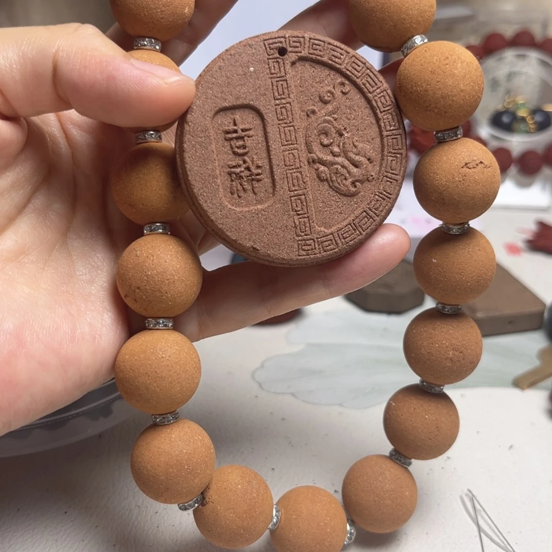 泥塑春宵百媚1.8手持香包送牌牌1个