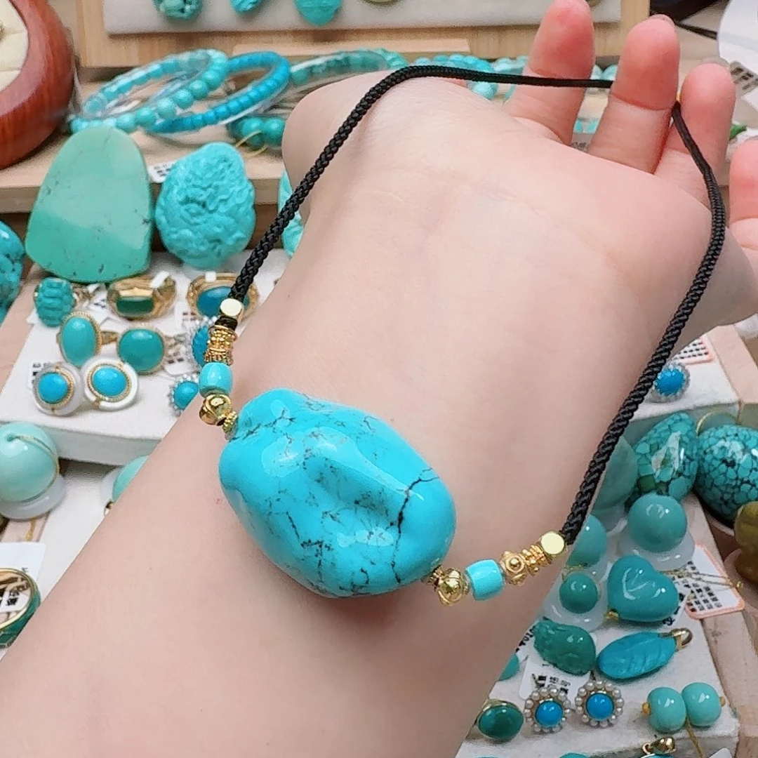 绿松石未镶嵌高瓷蓝随形锁骨珠