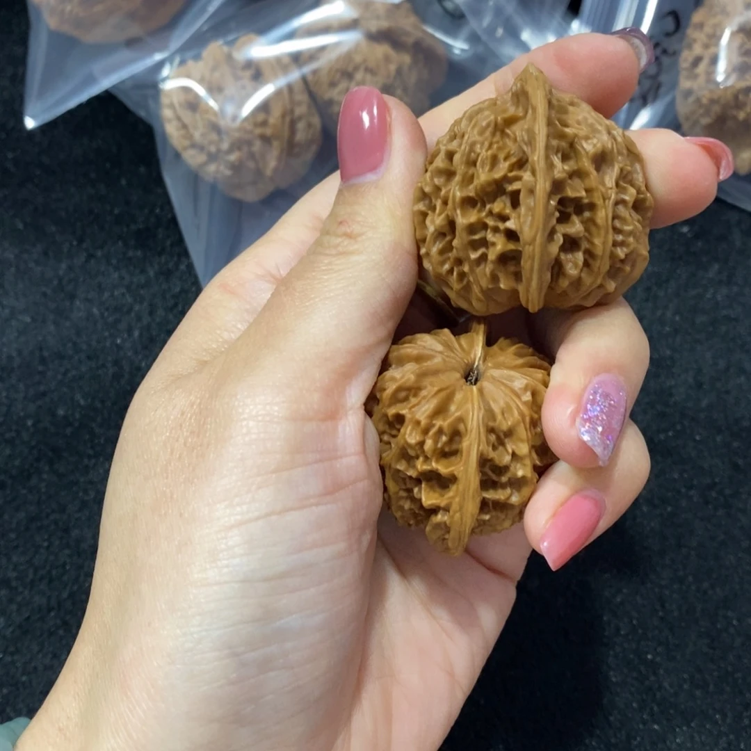 猴头核桃吊坠灯笼50